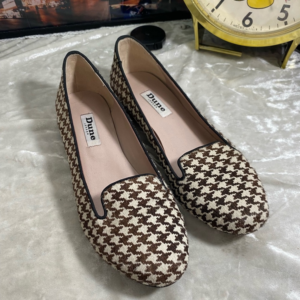 DUNE LONDON CALF HAIR HOUNDSTOOTH FLATS